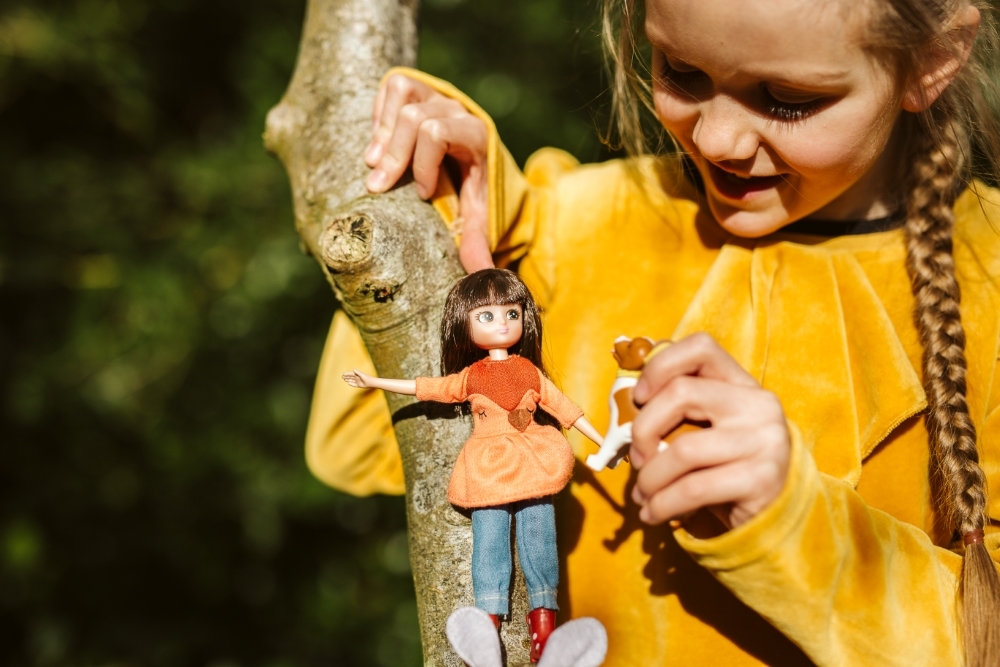 Lottie nukk - Jalutuskäik pargis - Pilt 4