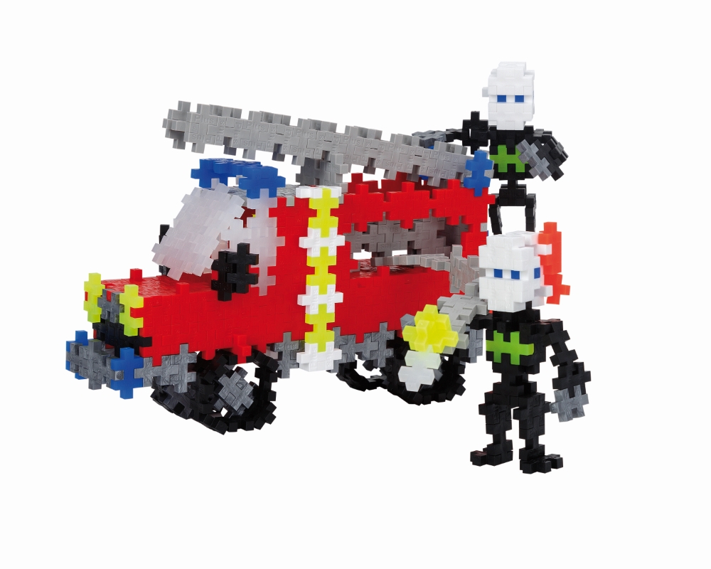 Tuletõrjeauto ja tuletõrjujad