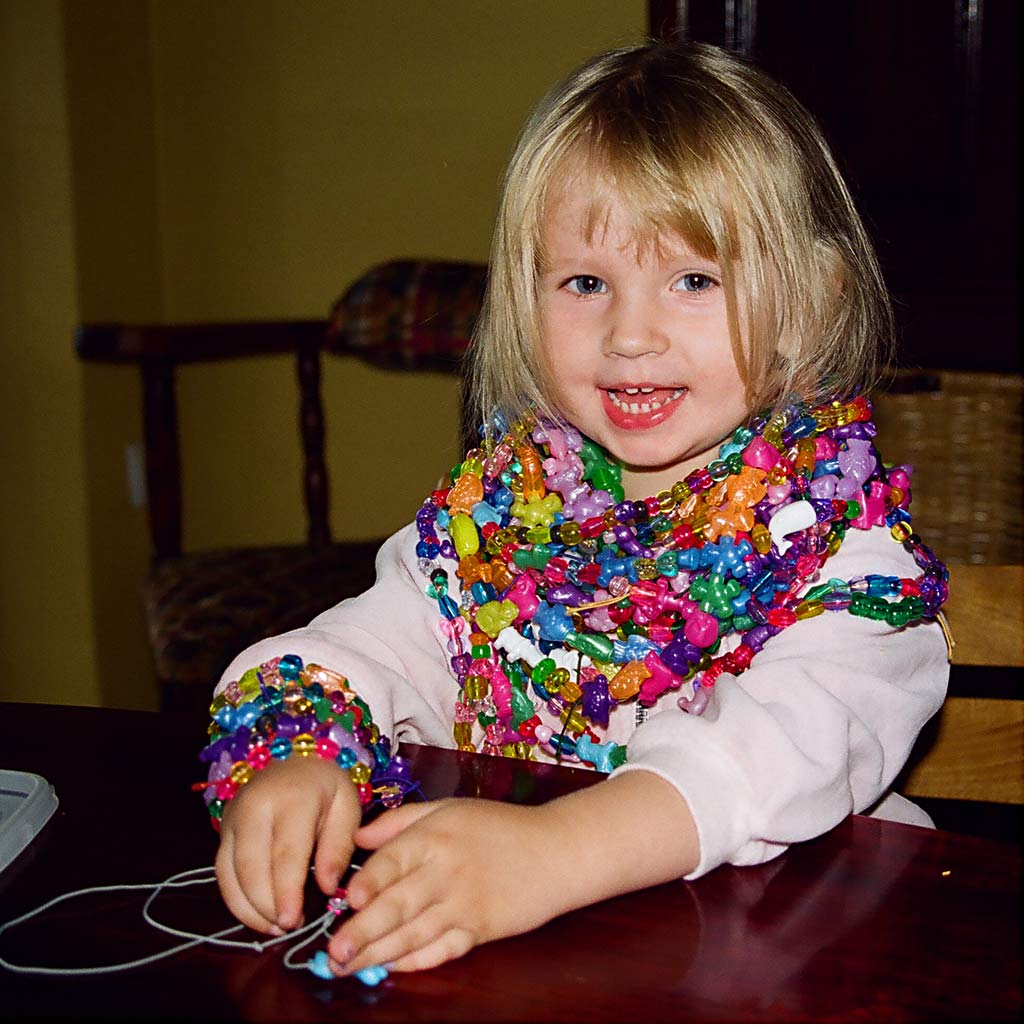 ämber plasthelmedega, suurus 6-20 mm, augu suurus 1,5-6 mm, ca. 8100 tk, 3000 g, 5700 ml/ 1 ämber - Image 5