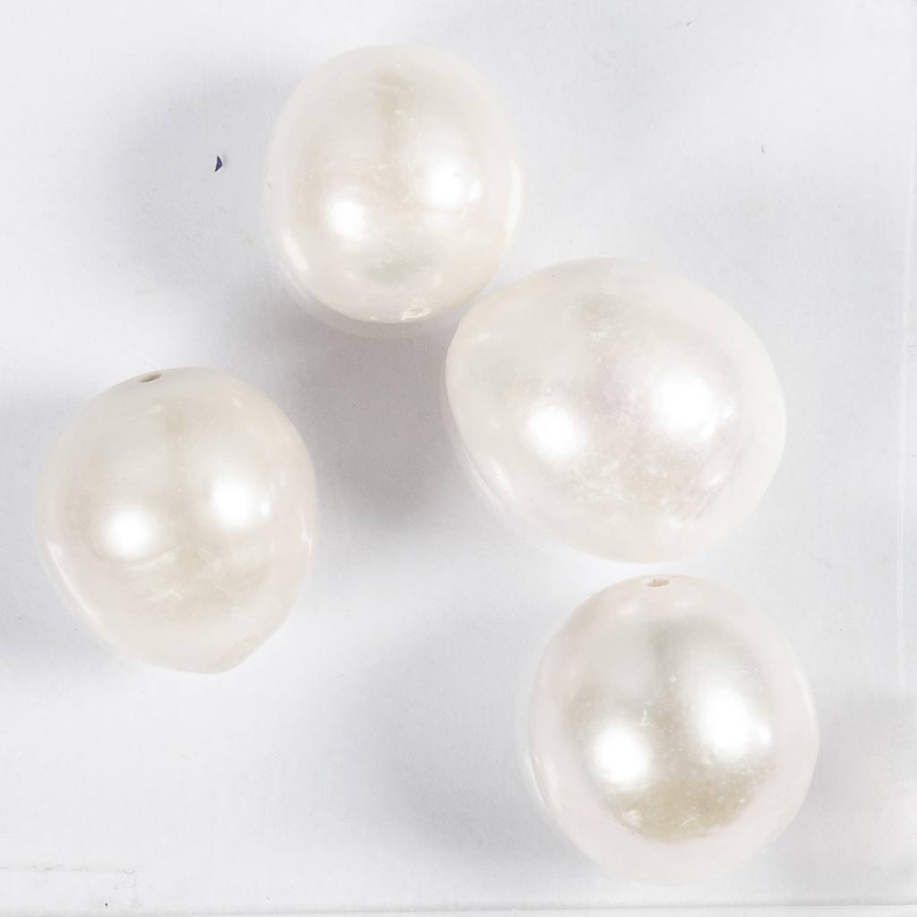 Mageveepärlid, perforeeritud pikisuunas, diameeter. 13-14 mm, augu suurus 0,8 mm, pärlmutter, 4 tk/ 1 pakk - Image 5