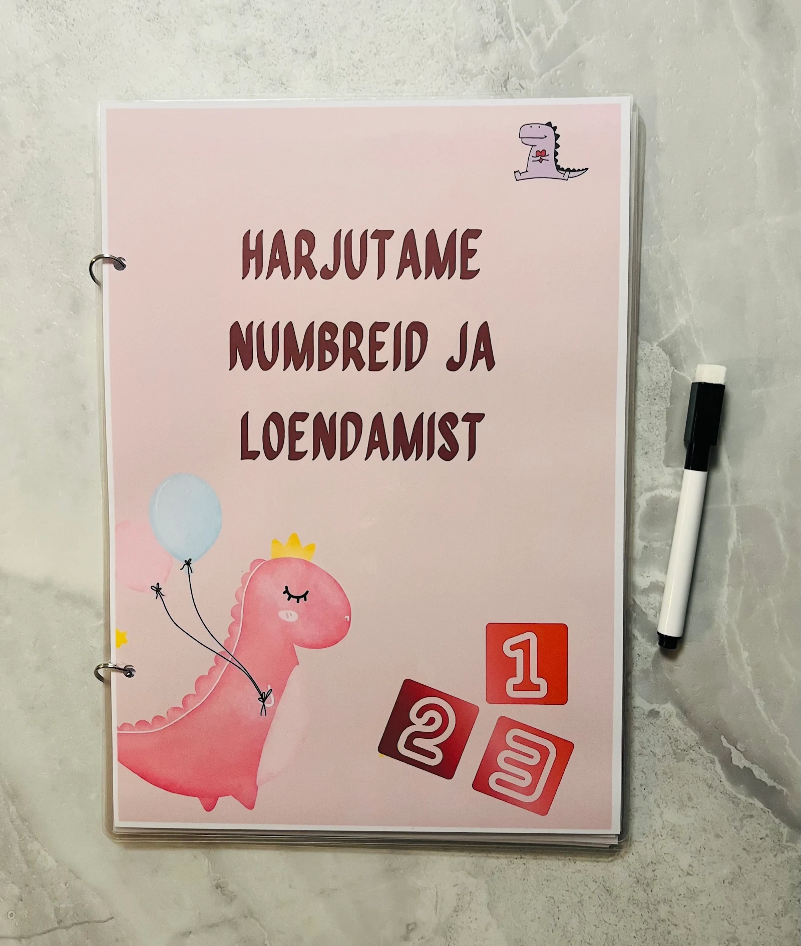 Harjutame numbreid ja loendamist – korduvkasutatav töövihik (roosa) – tootefoto 1